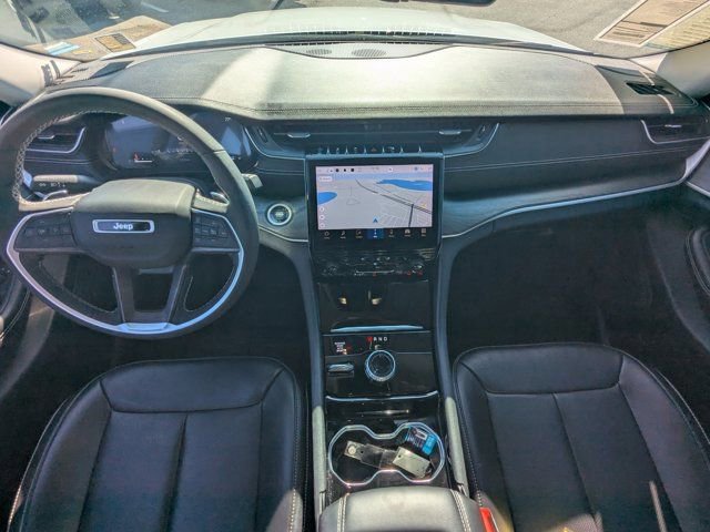 Used 2023 Jeep Grand Cherokee L Limited w/ Luxury Tech Group II image 17