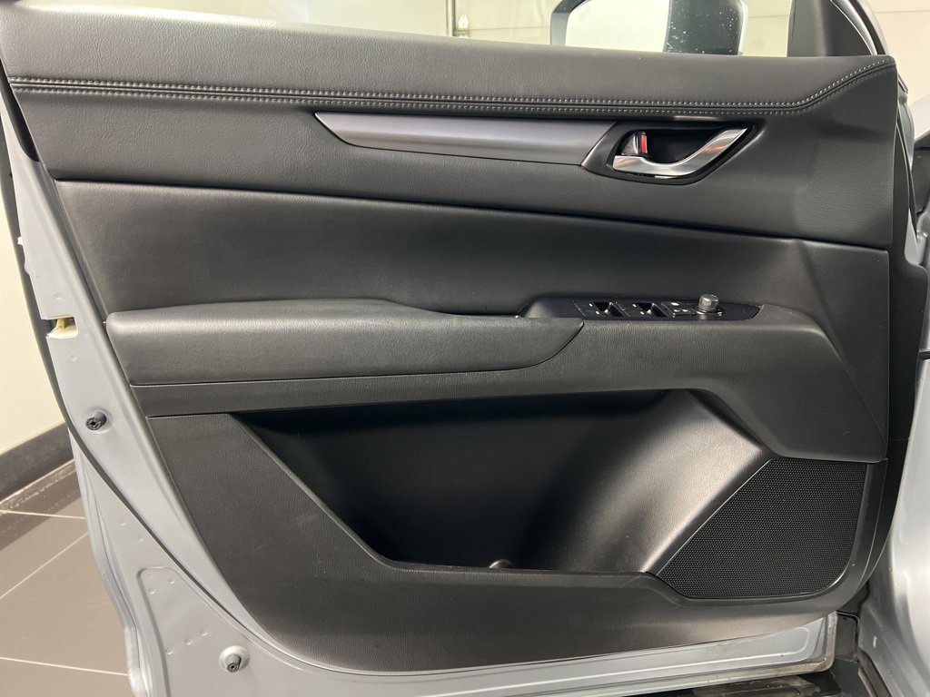 Used 2021 MAZDA CX-5 Touring image 27