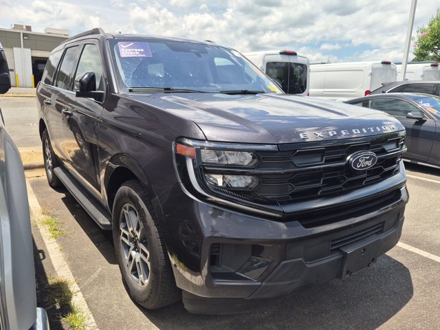 Certified 2025 Ford Expedition Active RWD image 1