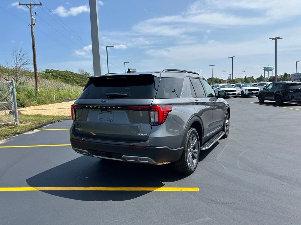 Certified 2025 Ford Explorer Active w/ Active Comfort Package AWD/4WD image 7
