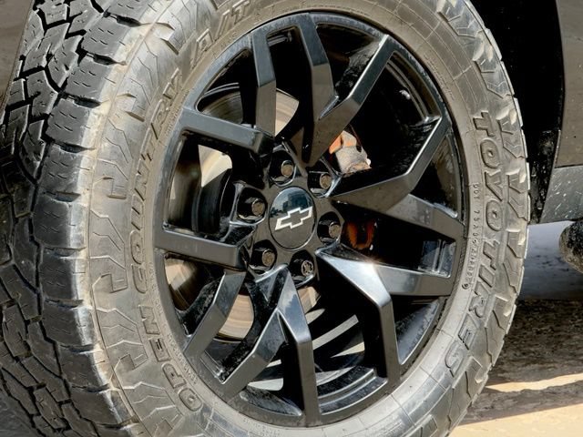 Used 2022 Chevrolet Tahoe Z71 w/ Off-Road Capability Package AWD/4WD image 12