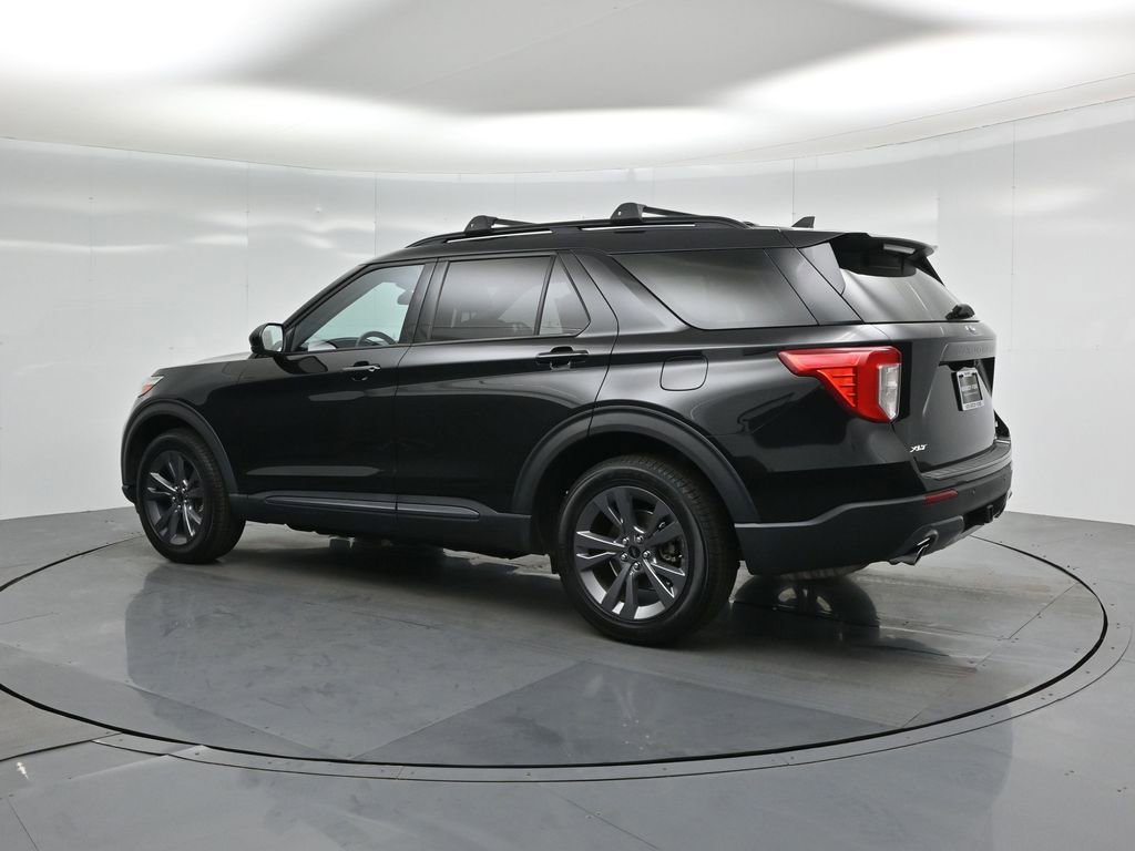 Certified 2023 Ford Explorer XLT w/ Equipment Group 202A image 7