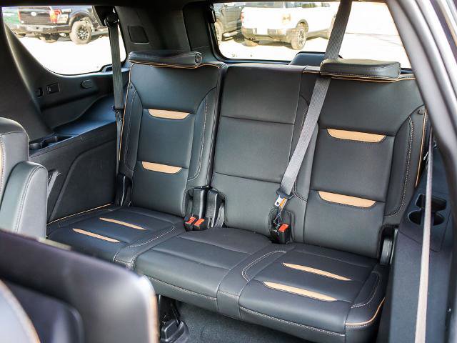 Used 2023 GMC Yukon AT4 w/ Technology Package image 18