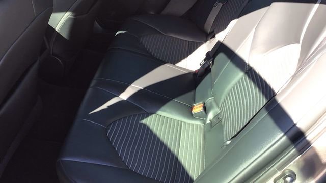 Used 2020 Toyota Camry SE image 16