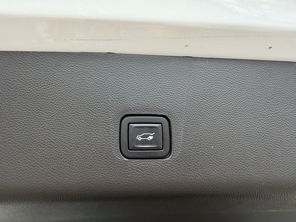 Used 2021 Chevrolet Traverse LT FWD image 43