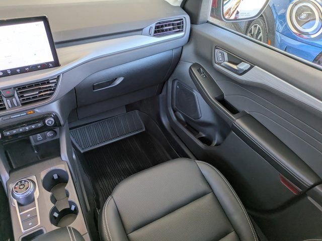 Certified 2024 Ford Escape Platinum image 14
