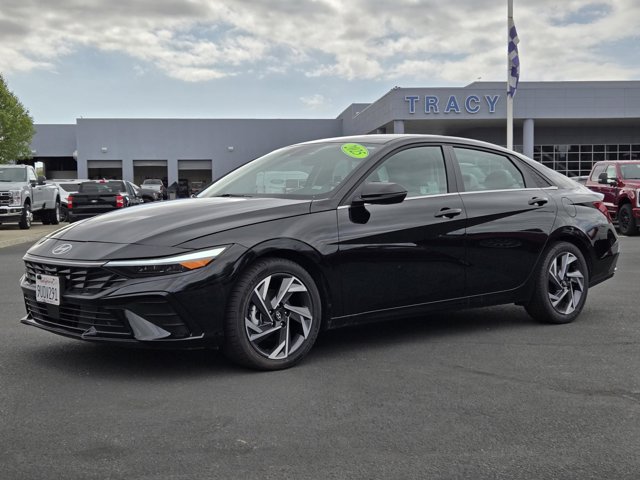 Used 2025 Hyundai Elantra Limited FWD image 8
