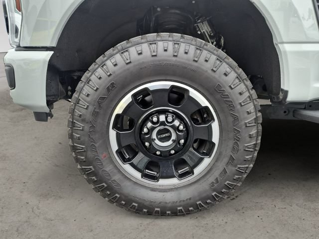 Certified 2025 Ford F350 Platinum w/ Tremor Off-Road Package AWD/4WD image 9