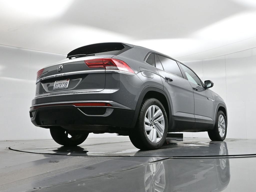 Used 2021 Volkswagen Atlas Cross Sport SE w/ Panoramic Sunroof Package image 16