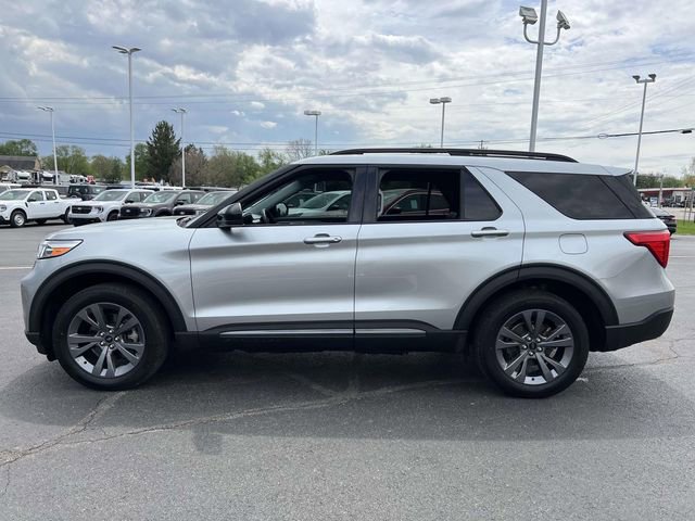 Certified 2023 Ford Explorer XLT w/ Equipment Group 202A AWD/4WD image 2