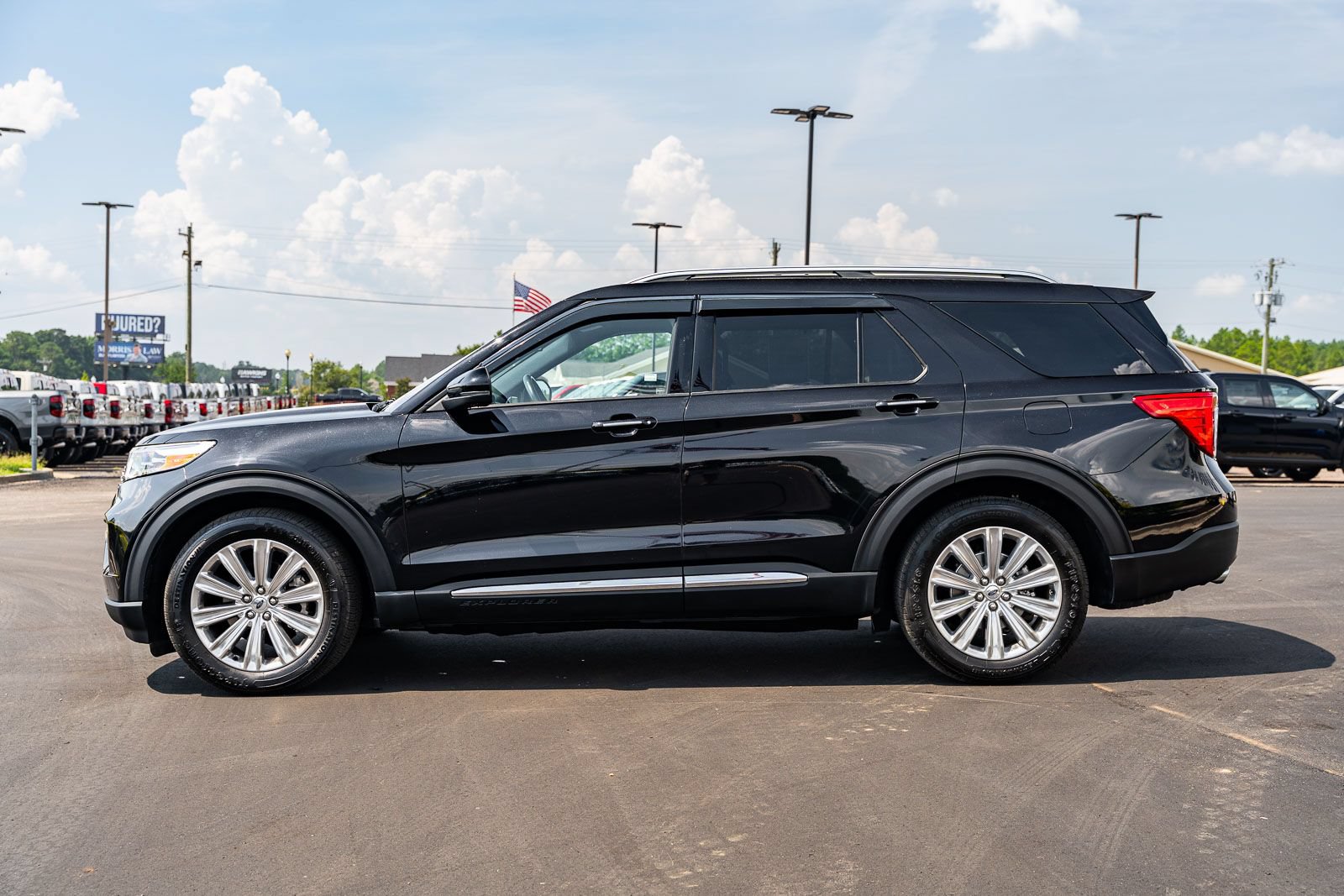 Certified 2020 Ford Explorer Limited w/ Class III Trailer Tow Package RWD image 2
