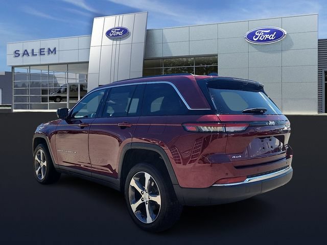 Used 2025 Jeep Grand Cherokee Limited AWD/4WD image 4