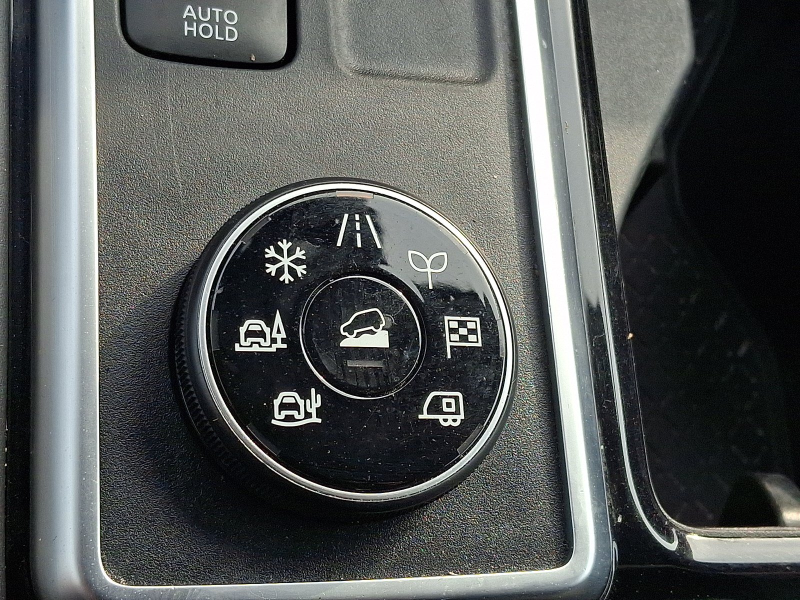 Used 2022 Nissan Pathfinder SL AWD/4WD image 21