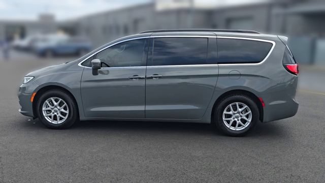 Used 2022 Chrysler Pacifica Touring-L FWD image 6