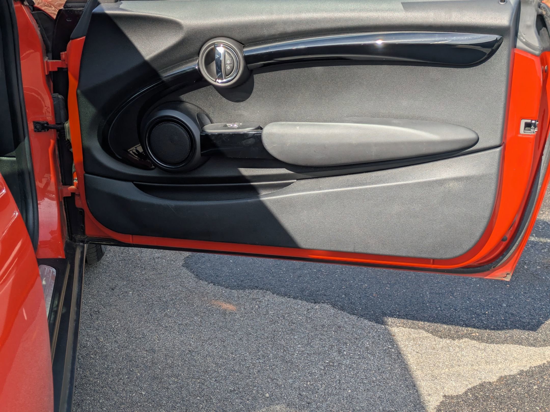 Used 2019 MINI Cooper 2-Door Hardtop image 27