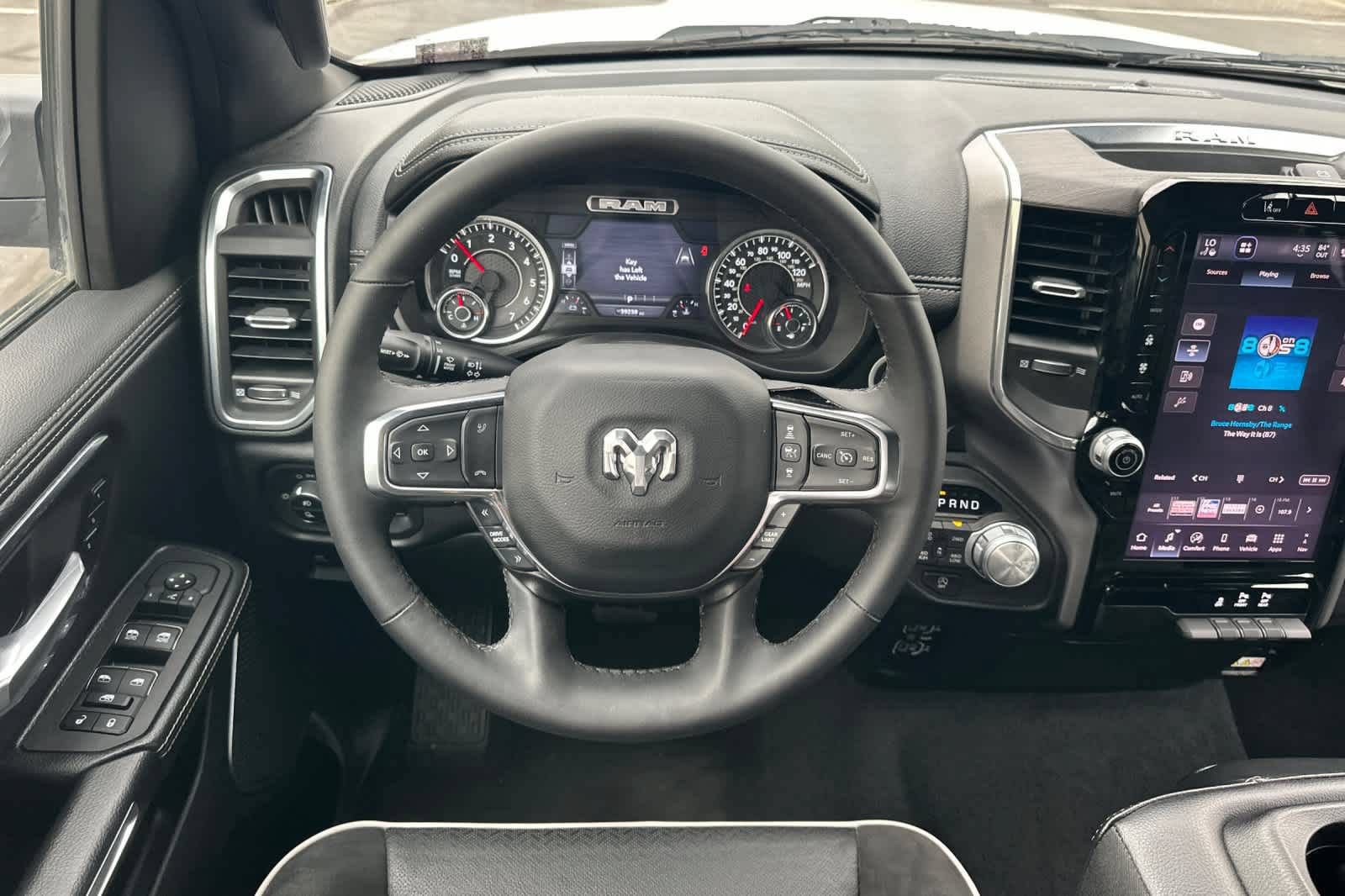 Used 2025 RAM 1500 Laramie AWD/4WD image 15