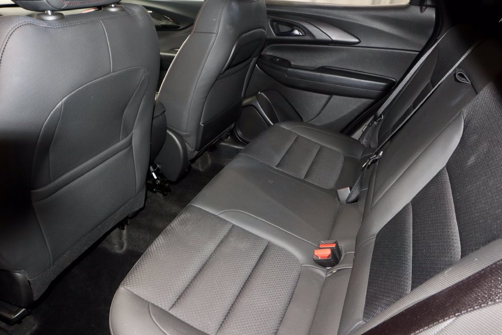 Used 2023 Chevrolet TrailBlazer RS w/ Convenience Package AWD/4WD image 21