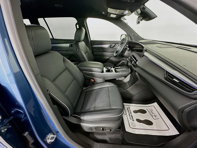 Used 2025 Buick Enclave Preferred FWD image 33