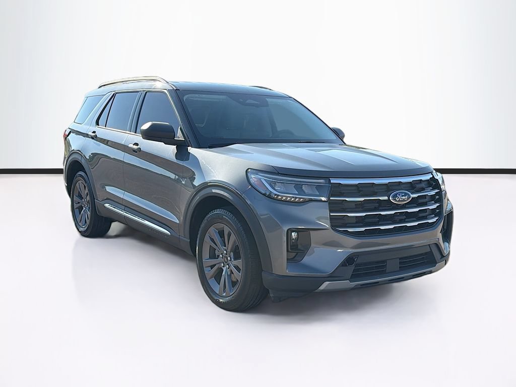 Certified 2025 Ford Explorer Active w/ Active Comfort Package AWD/4WD image 3