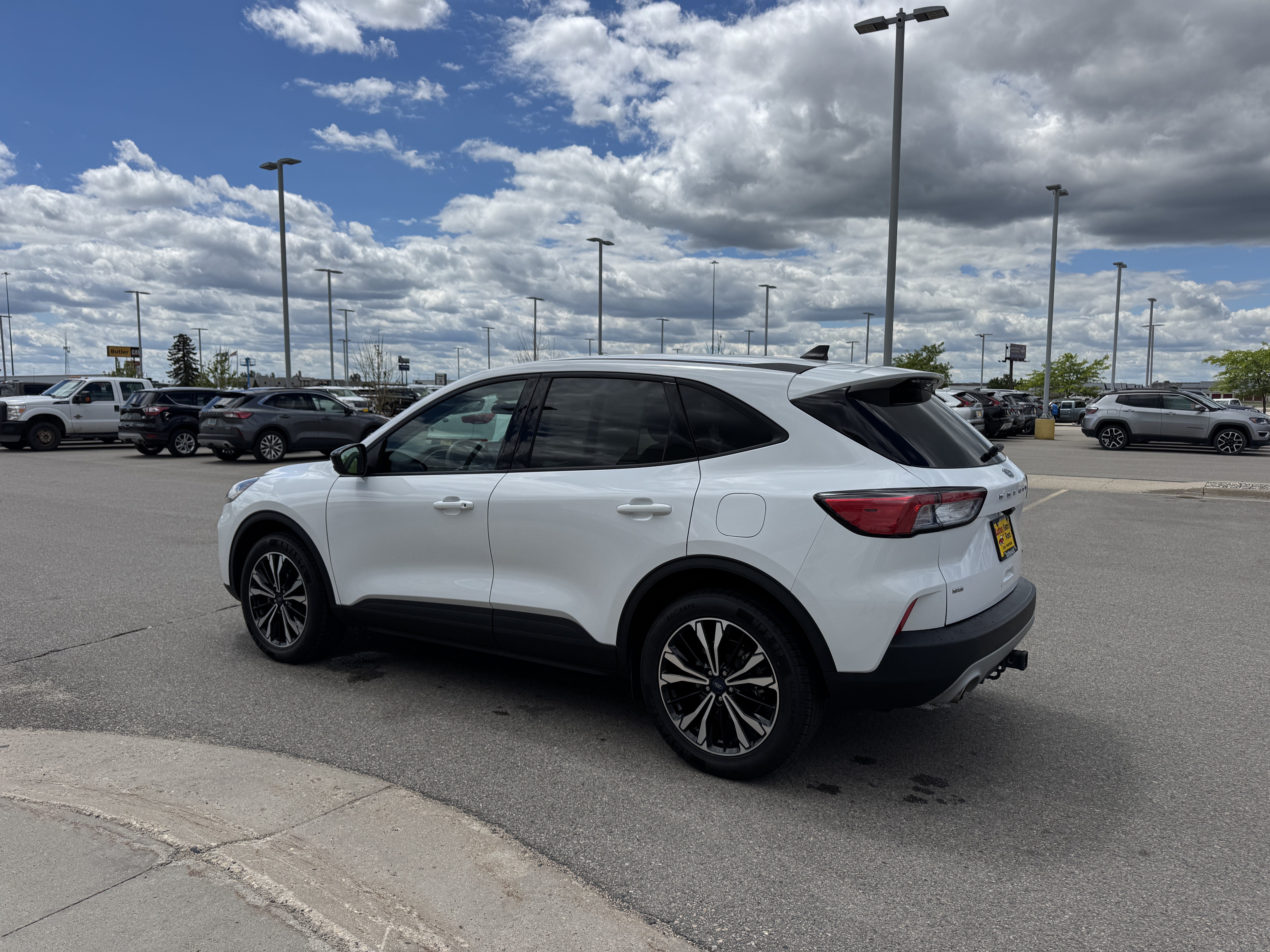 Certified 2022 Ford Escape SE w/ SE Sport Appearance Package AWD/4WD image 3