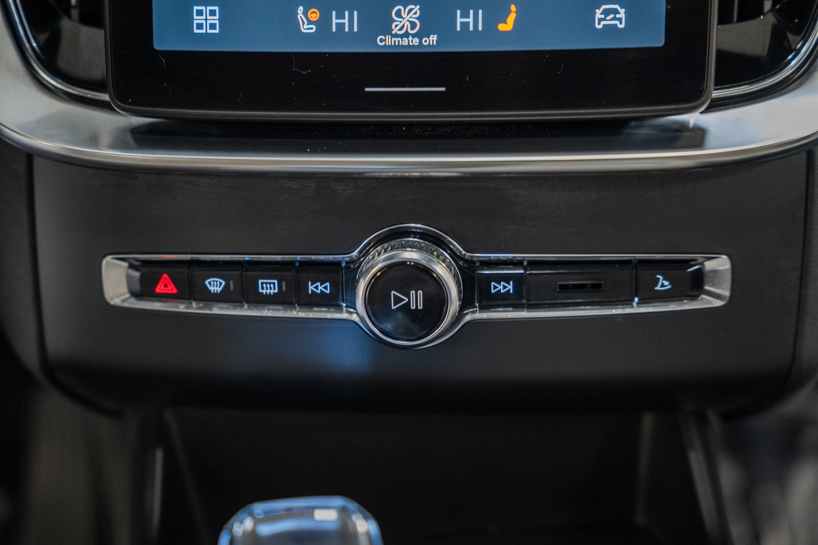 Used 2025 Volvo XC90 T8 Ultra w/ Protection Package Premier image 29