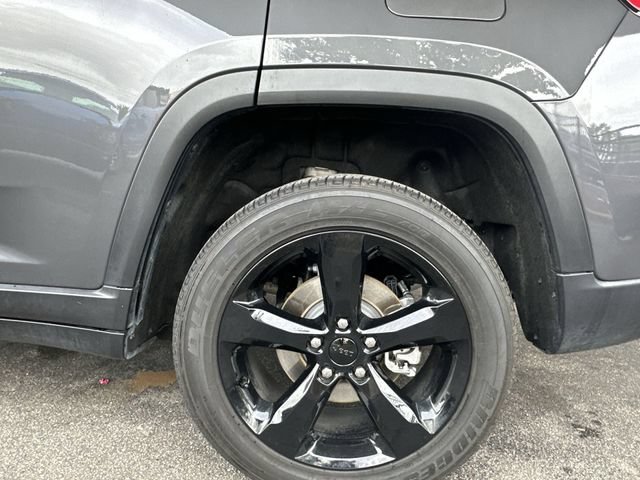 Used 2024 Jeep Grand Cherokee Altitude AWD/4WD image 10