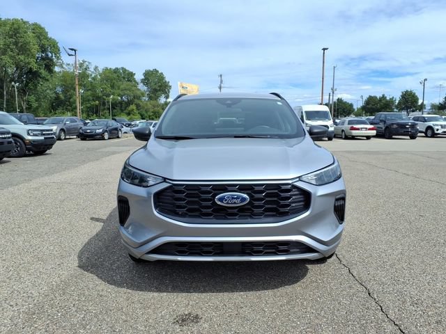 Certified 2024 Ford Escape ST-Line w/ Tech Pack #1 AWD/4WD image 2