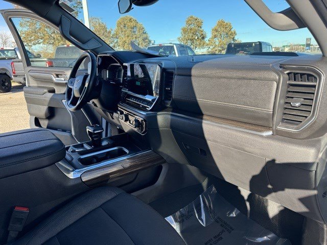 Used 2024 Chevrolet Silverado 1500 LT Trail Boss w/ Protection Package image 34