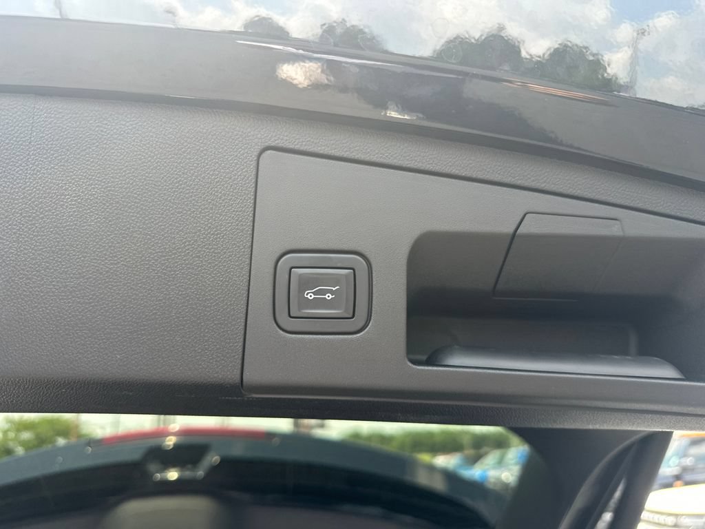 Used 2020 Cadillac XT4 Sport AWD/4WD image 19
