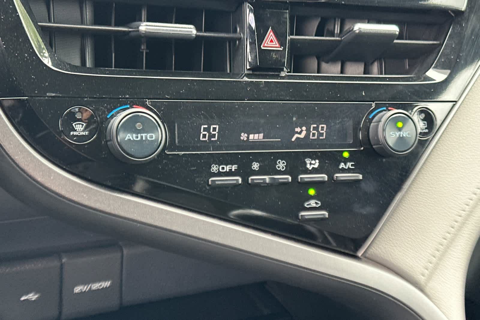 Used 2023 Toyota Camry LE FWD image 19