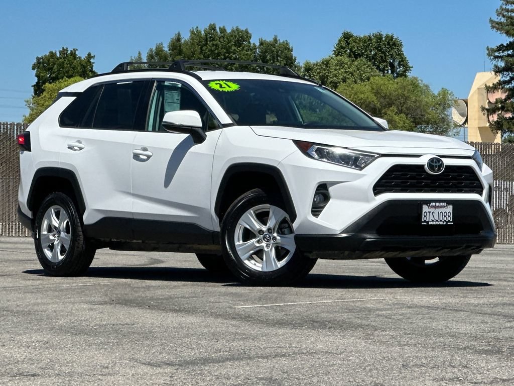 Used 2021 Toyota RAV4 XLE w/ Carpet Mat Package (TMS) FWD image 1