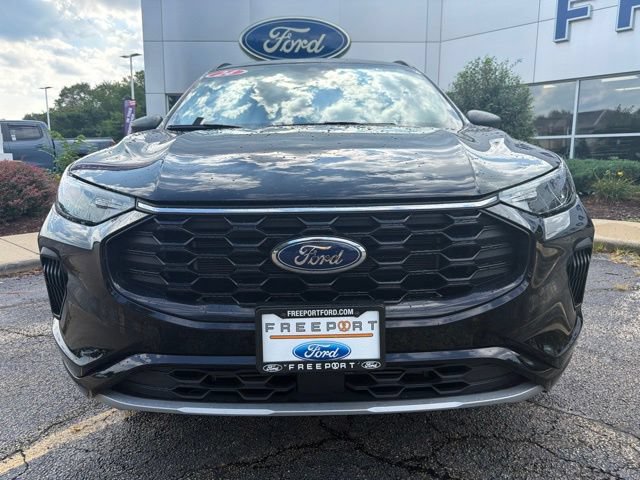 Certified 2024 Ford Escape ST-Line w/ Tech Pack #1 AWD/4WD image 2