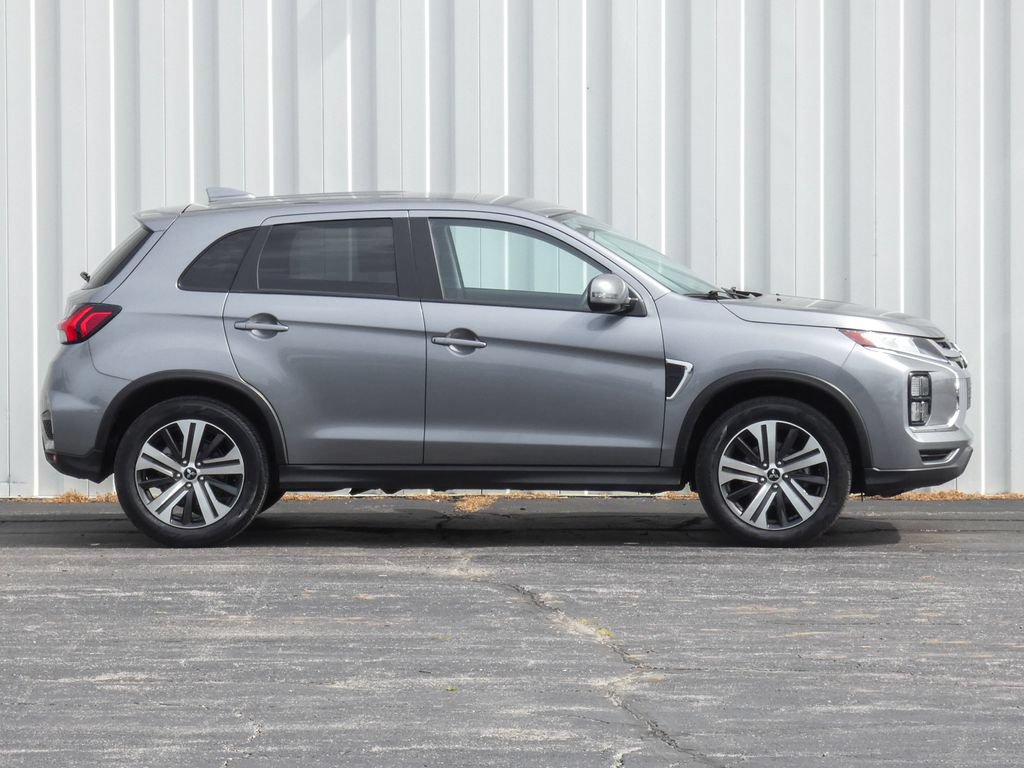Used 2025 Mitsubishi Outlander Sport AWD image 2