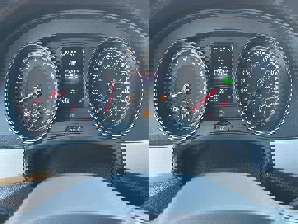 Used 2020 Volkswagen Atlas Cross Sport SE w/ Panoramic Sunroof Package image 25