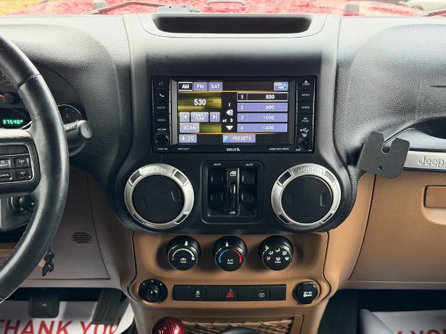 Used 2018 Jeep Wrangler Unlimited Rubicon w/ Connectivity Group image 19
