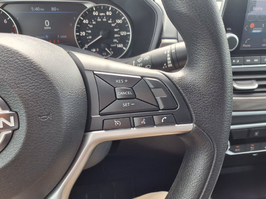 Used 2025 Nissan Altima 2.5 SV FWD image 16