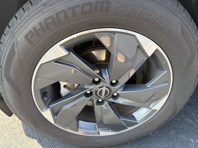 Used 2025 Nissan Rogue SV FWD image 10