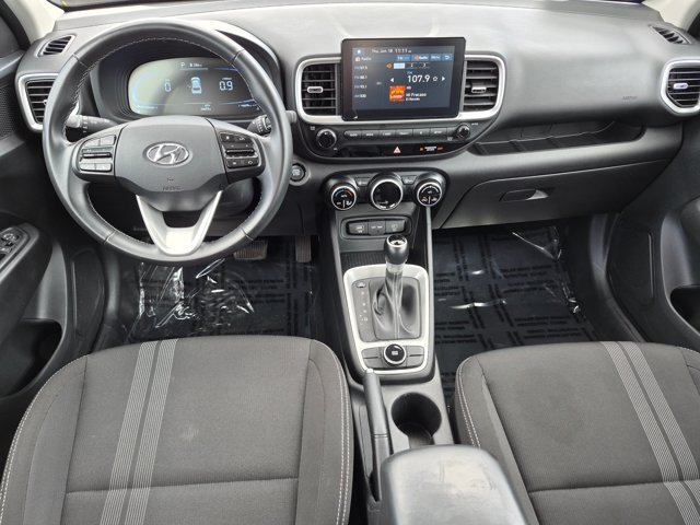 Used 2025 Hyundai Venue SEL FWD image 23