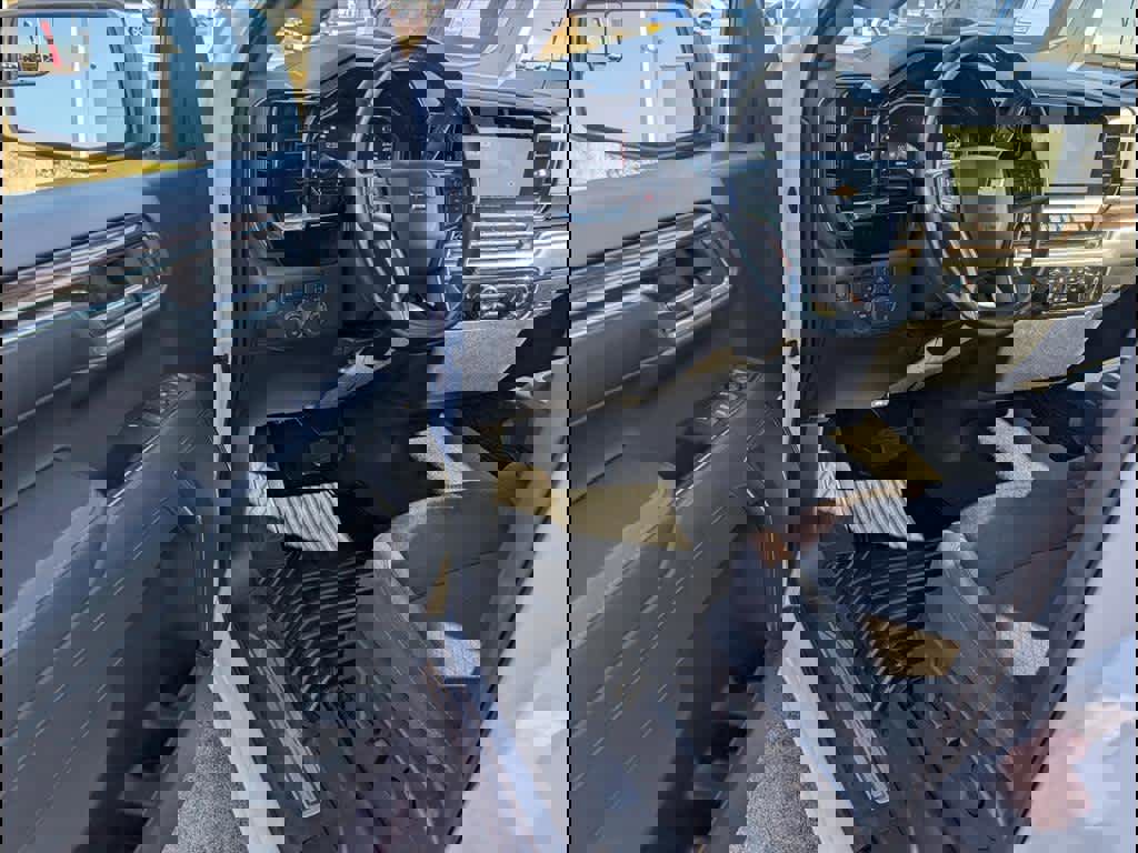 Used 2023 Chevrolet Silverado 1500 LT image 6