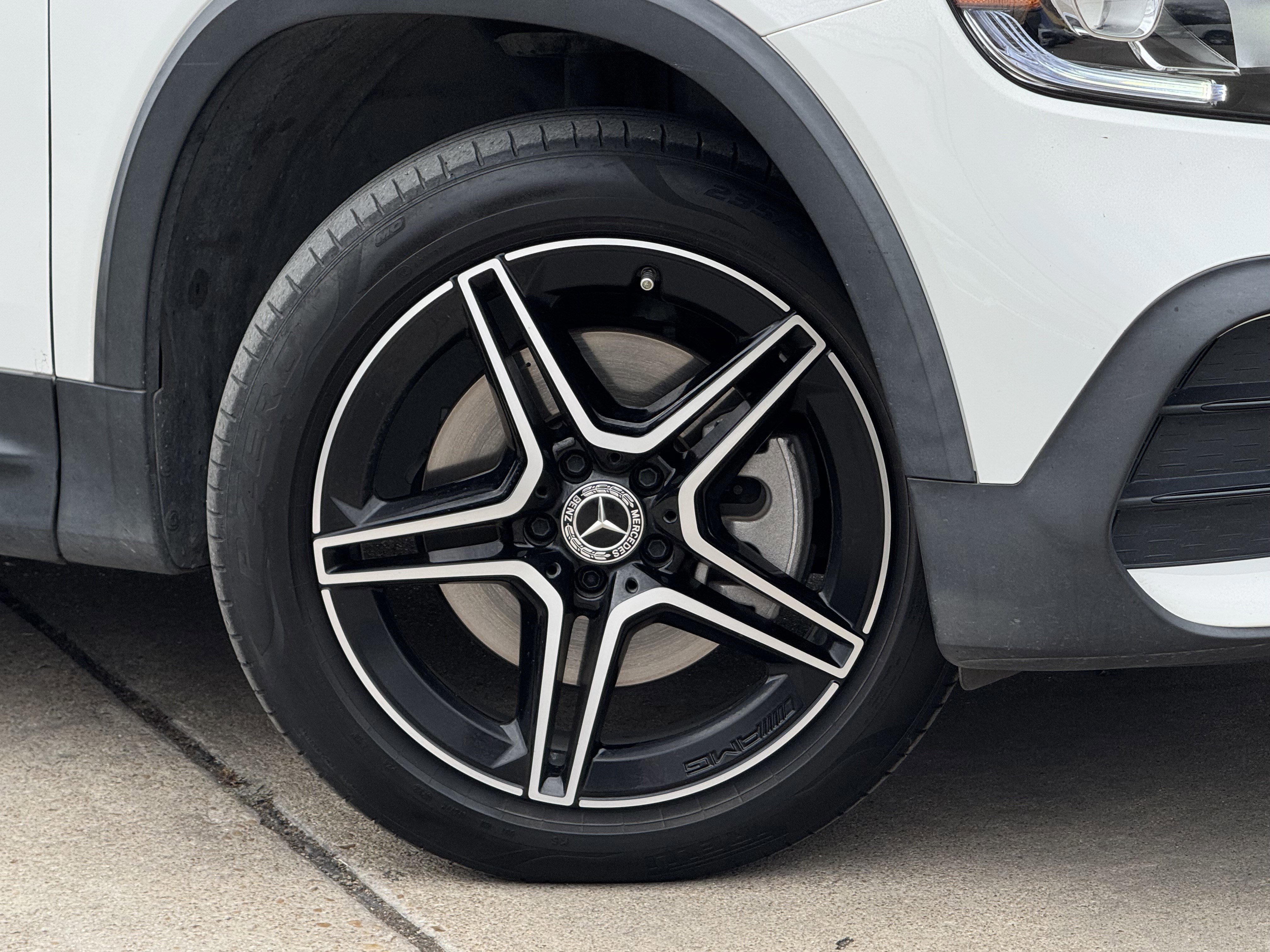 Used 2023 Mercedes-Benz GLB 250 image 9