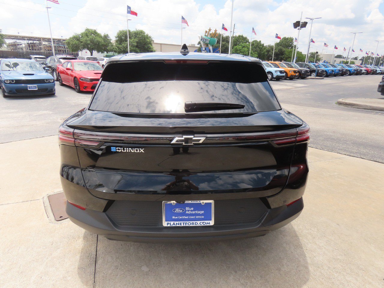Used 2026 Chevrolet Equinox EV LT w/ Comfort Package FWD image 11