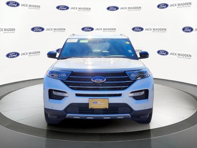 Certified 2022 Ford Explorer XLT w/ Equipment Group 202A AWD/4WD image 8