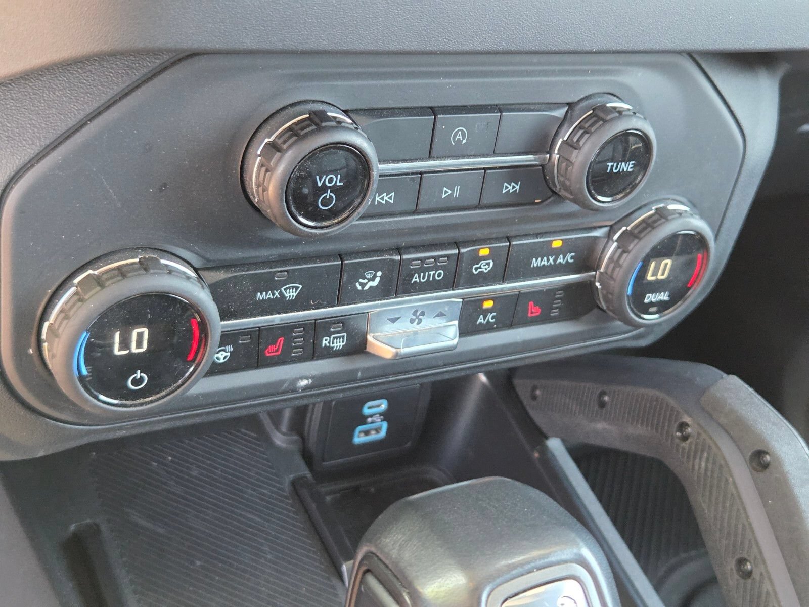 Certified 2025 Ford Bronco Badlands AWD/4WD image 22