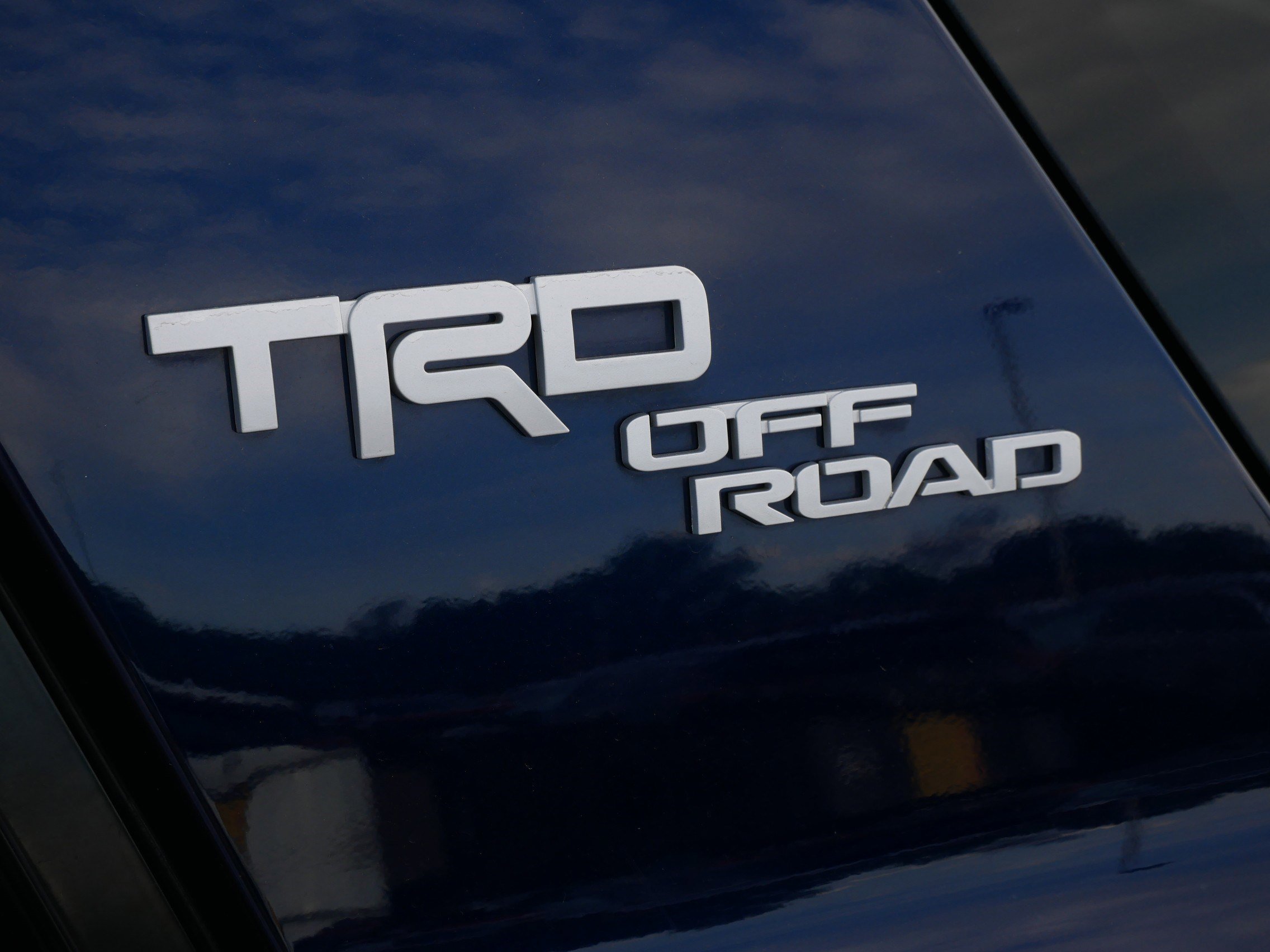 Used 2018 Toyota 4Runner TRD Off-Road Premium AWD/4WD image 35
