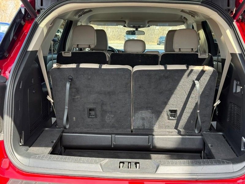 Certified 2023 Ford Explorer XLT w/ Equipment Group 202A image 7