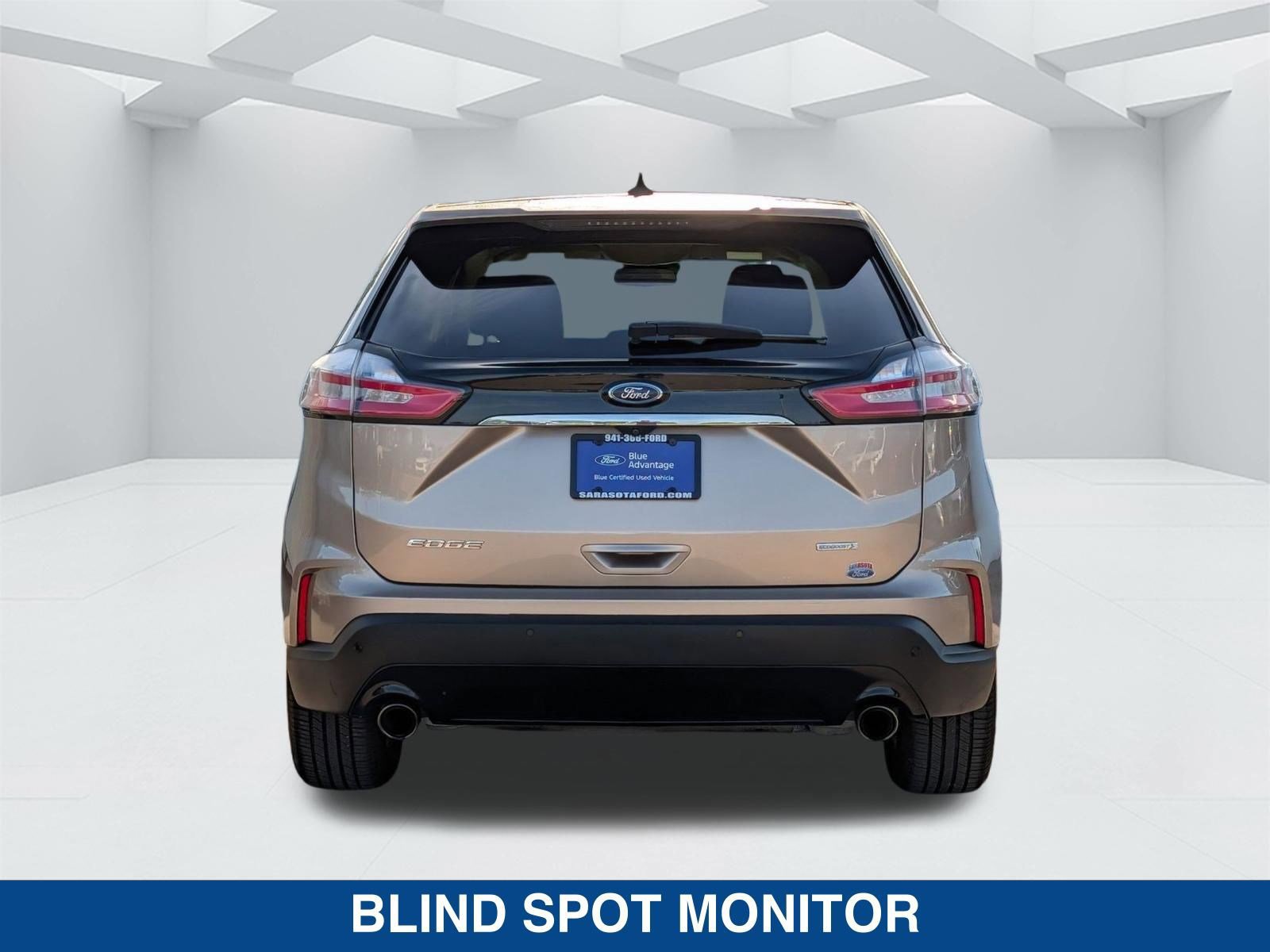 Certified 2020 Ford Edge SE image 4