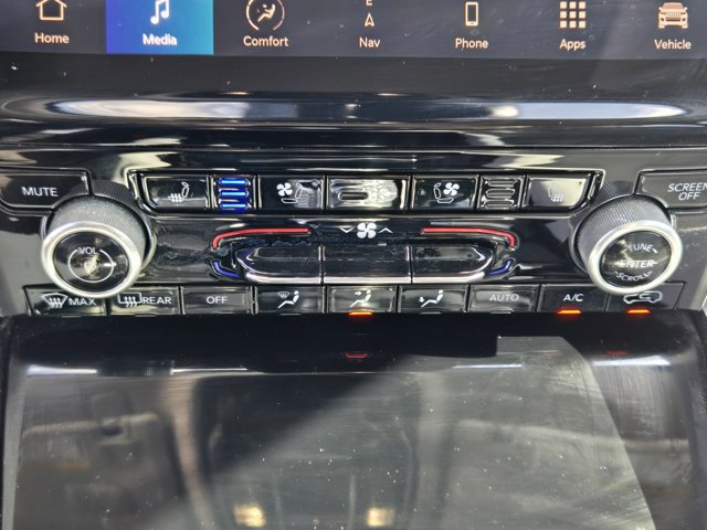 Used 2022 Jeep Grand Cherokee L Overland w/ Advanced Protech Group III image 16