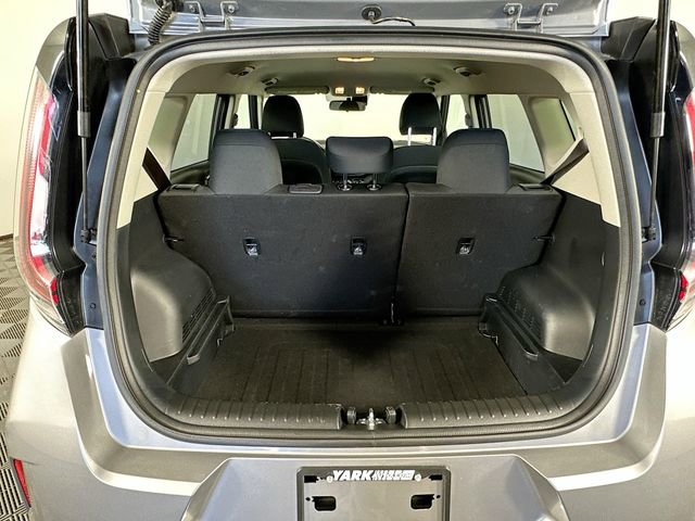 Used 2025 Kia Soul LX FWD image 28