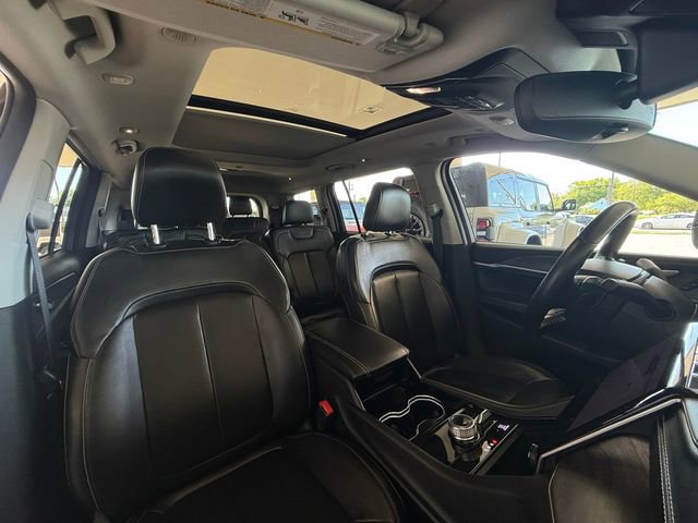 Used 2021 Jeep Grand Cherokee L Limited AWD/4WD image 25