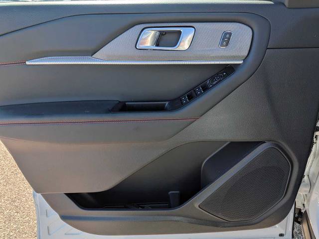 Certified 2025 Ford Explorer ST-Line AWD/4WD image 15